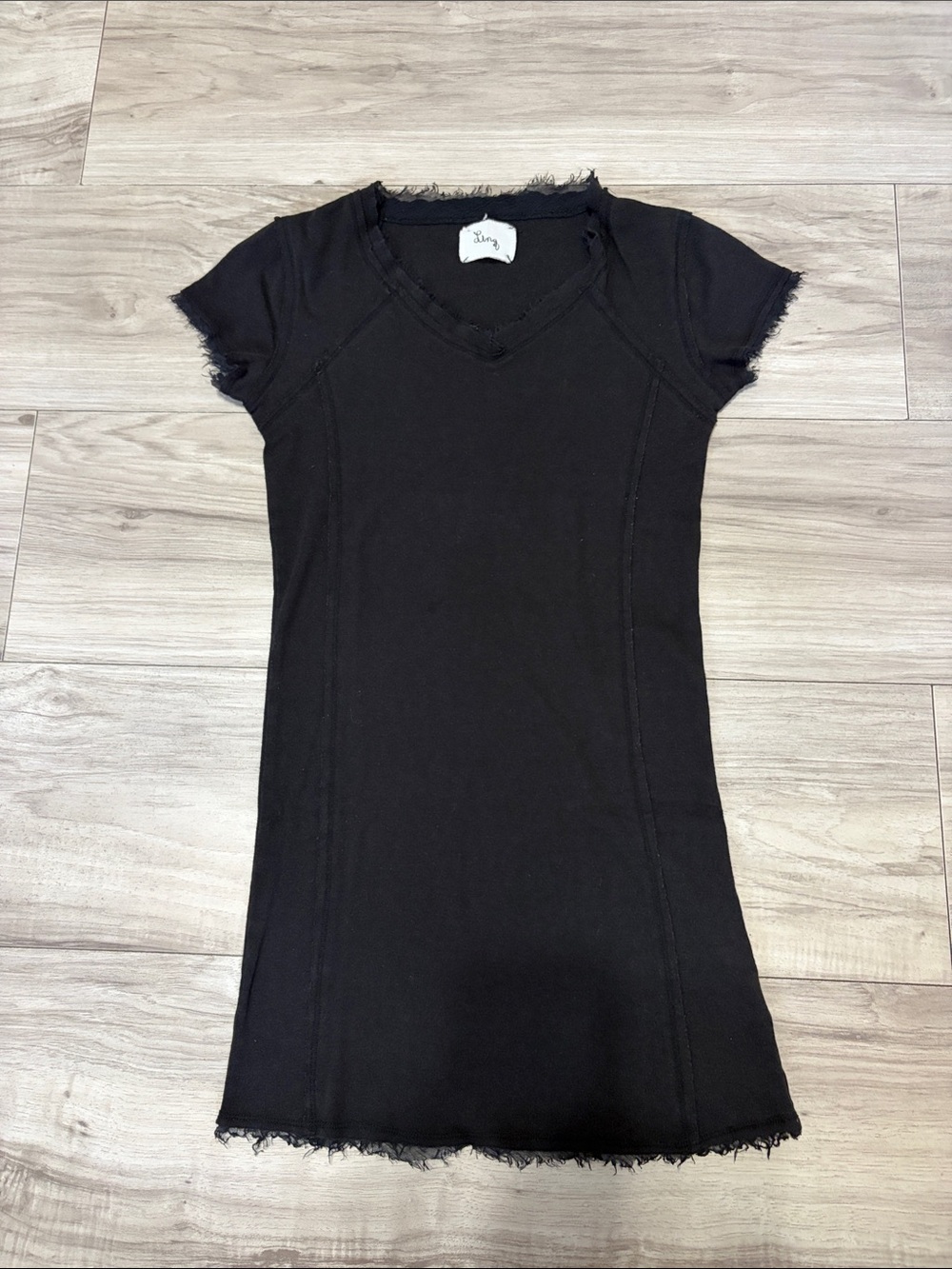 Black Raw-Edge Short Sleeve Knit Top